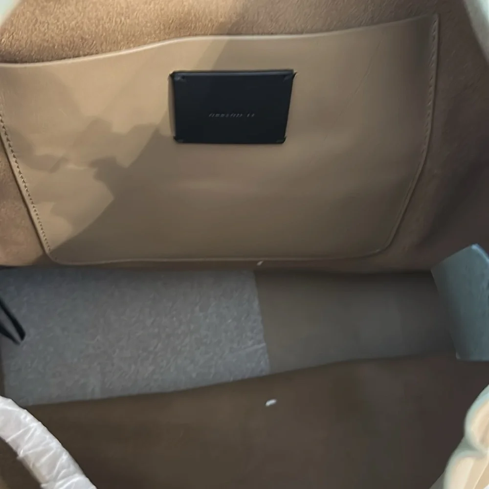 All Saints Elegant Tan Leather Tote Bag - Picture 4 of 8